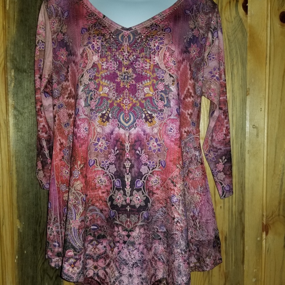 701 Unity World Wear gorgeous tunic top